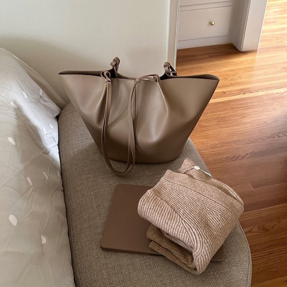 Melie Bianco Lydia Saddle Vegan Leather Tote - Picture 2 of 10